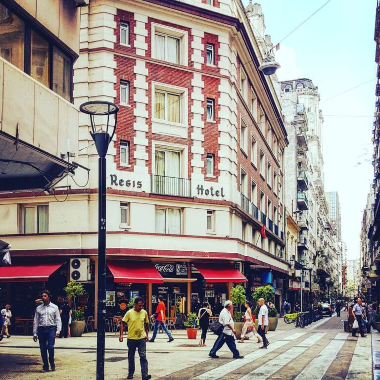 Descubriendo el Glamour de Buenos Aires en el Hotel Regis